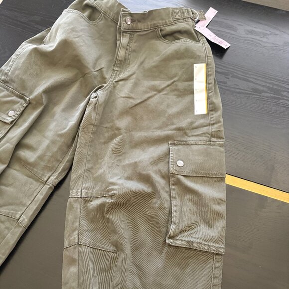 Wild Fable Wide Leg Tapered at Ankle Cargo Pants Green Size Small NWT - Picture 10 of 12